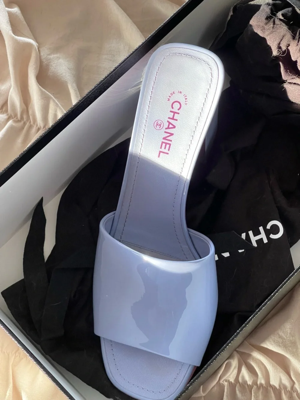 CHANEL Lavender Patent Leather Open-Toe Block Heel Mules - Picture 8 of 10